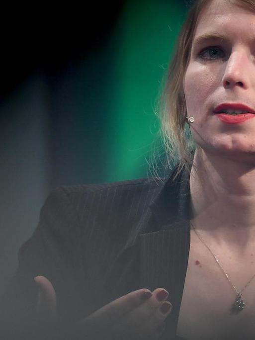 02.05.2018, Berlin: Die US-amerikanische Whistleblowerin Chelsea Manning spricht auf der Internetkonferenz re:publica.